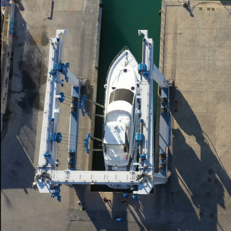 Putting a motor yacht back in the&nbsp;water