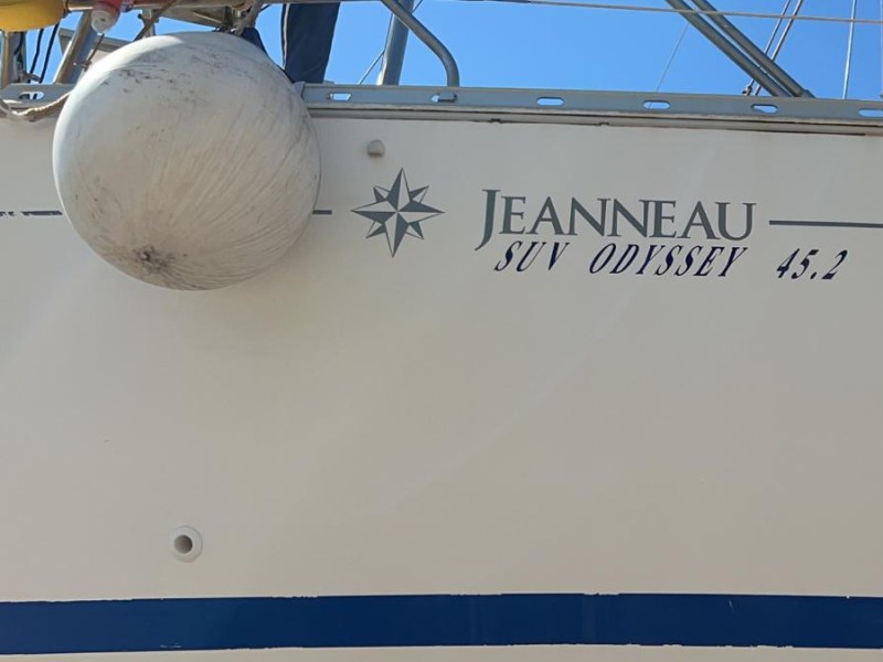 Hull preparation on a Jeanneau&nbsp;45.2