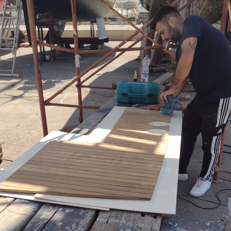 Lagoon 450 teak front&nbsp;cockpit